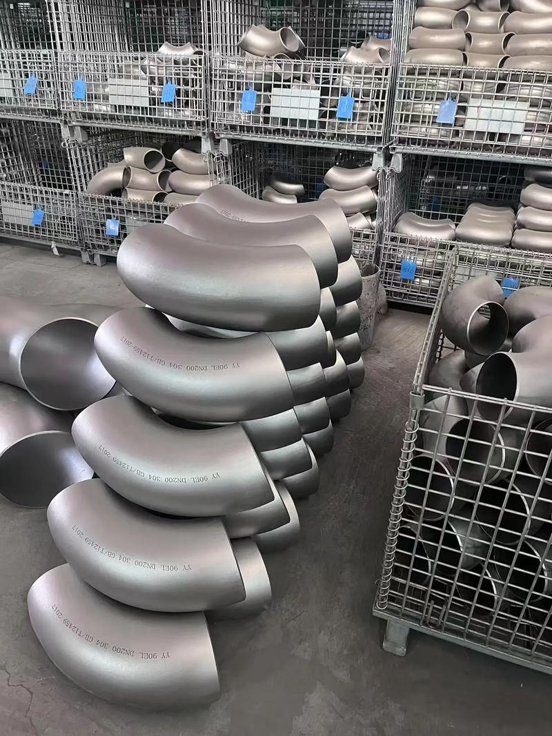 昶達不銹鋼管件倉儲,大量現貨不銹鋼彎頭,不銹鋼三通,不銹鋼四